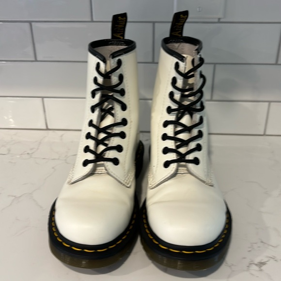Dr. Marten 1460 Smooth Leather White Boot Women's Size 6 - Picture 3 of 7